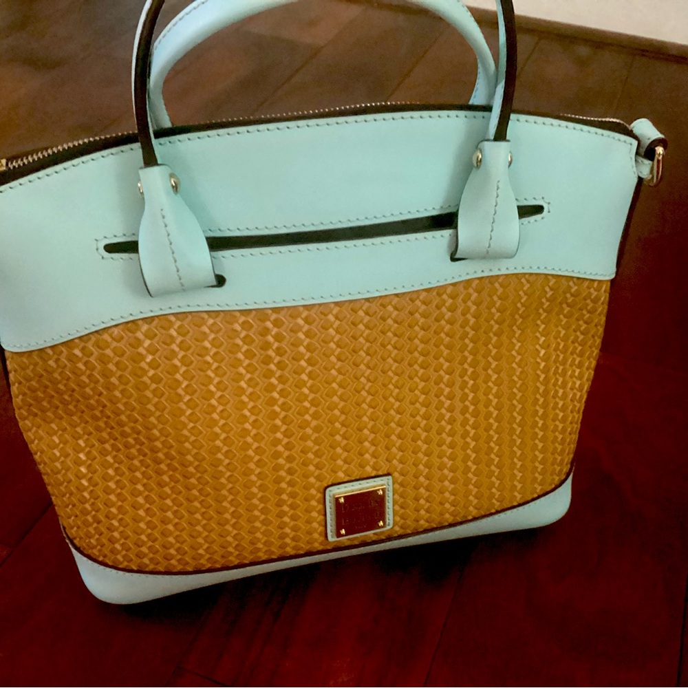 Dooney and Bourke straw handbag